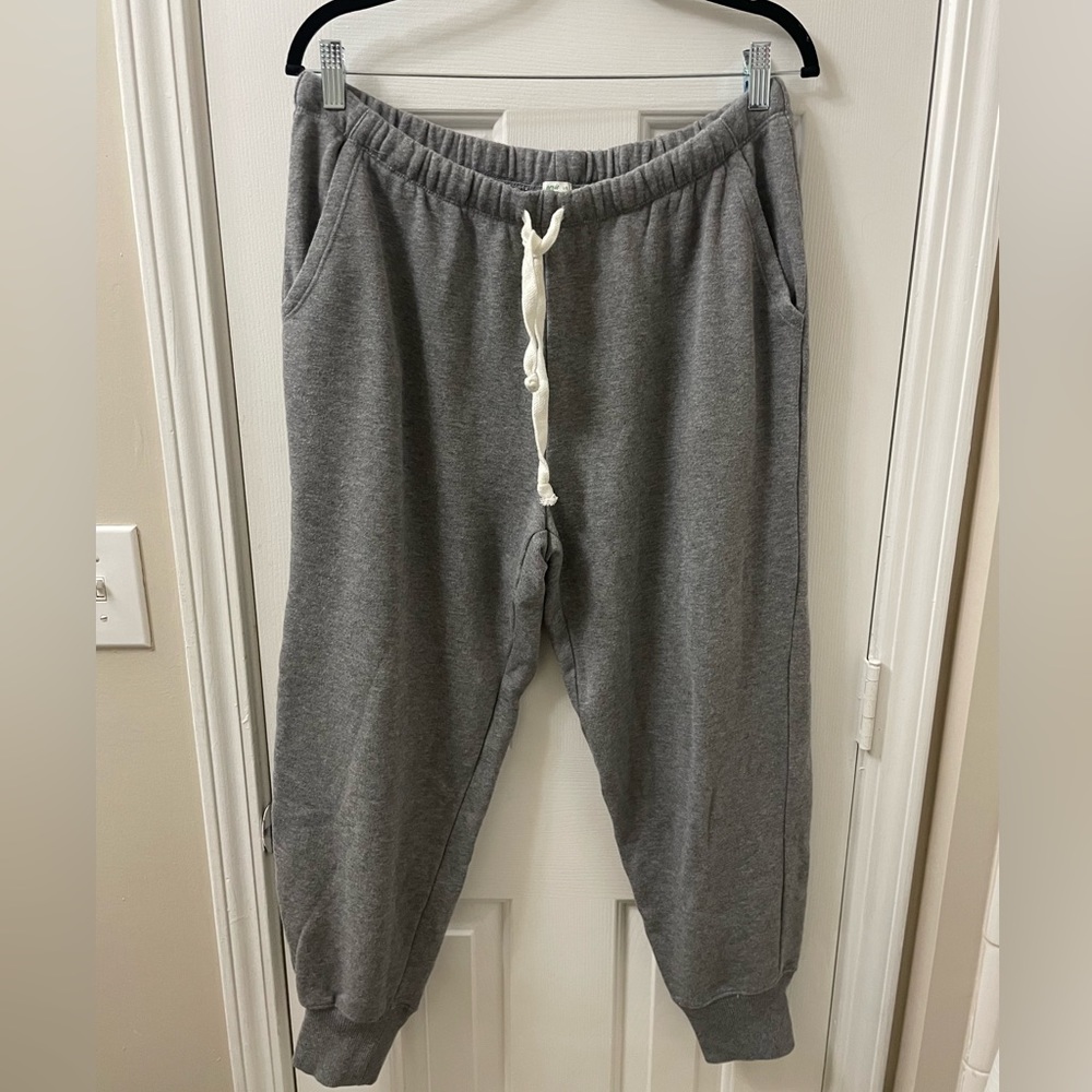grey aerie sweatpants